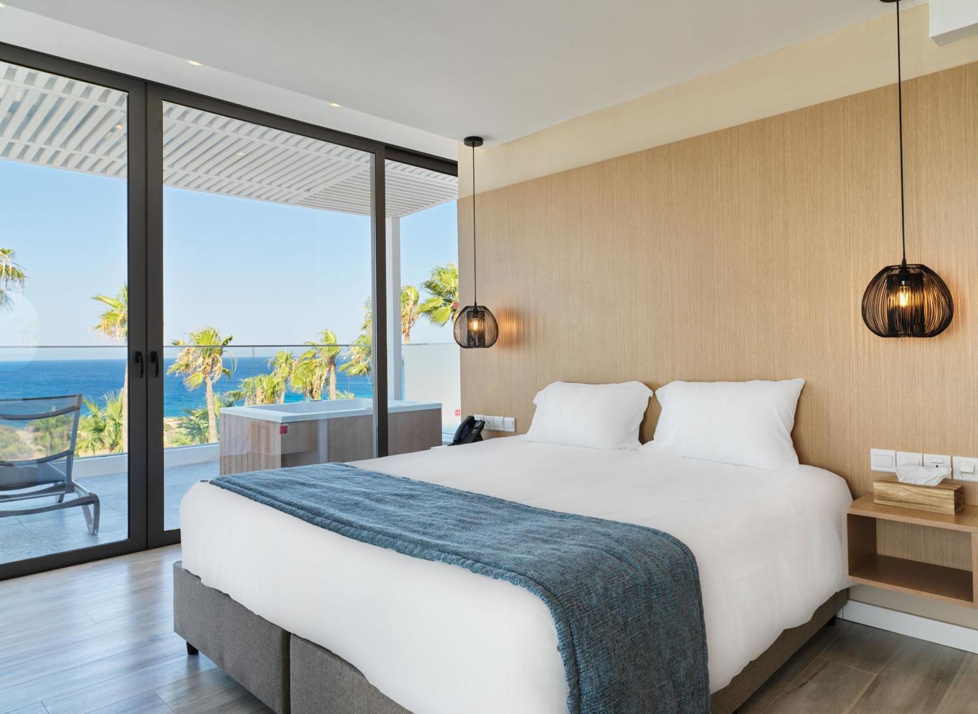Hotel Leonardo Crystal Cove & - Adults Only
