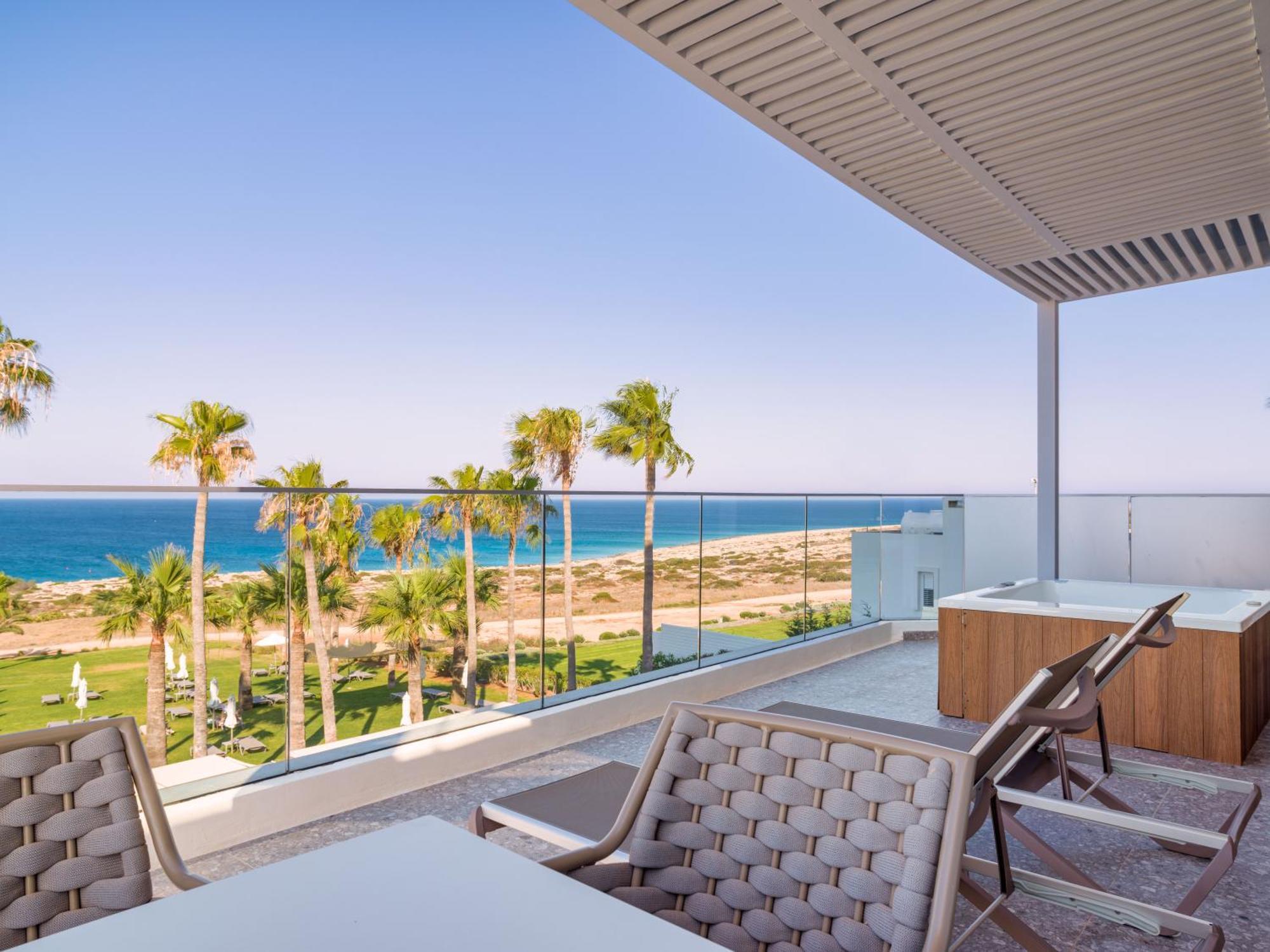 Leonardo Crystal Cove & - Adults Only Hotel 4*