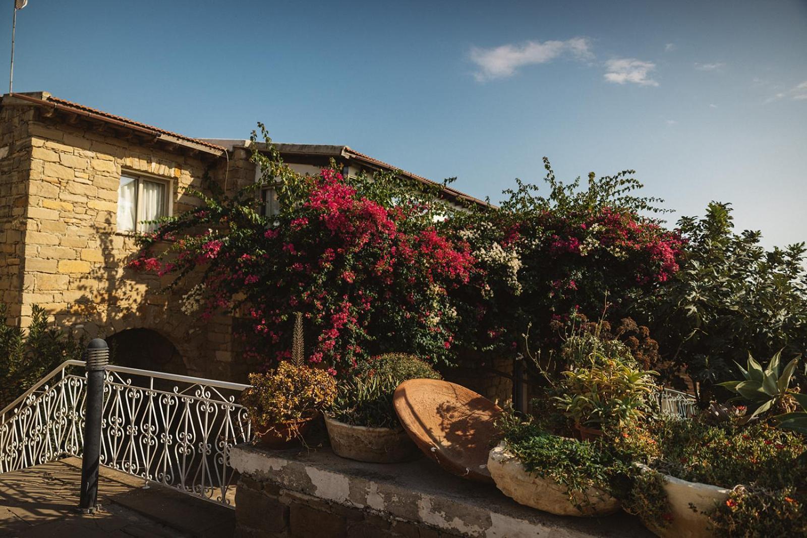 Country house Cyprus Villages & Restaurant - Location - - With Access To Pool And Stunning Views