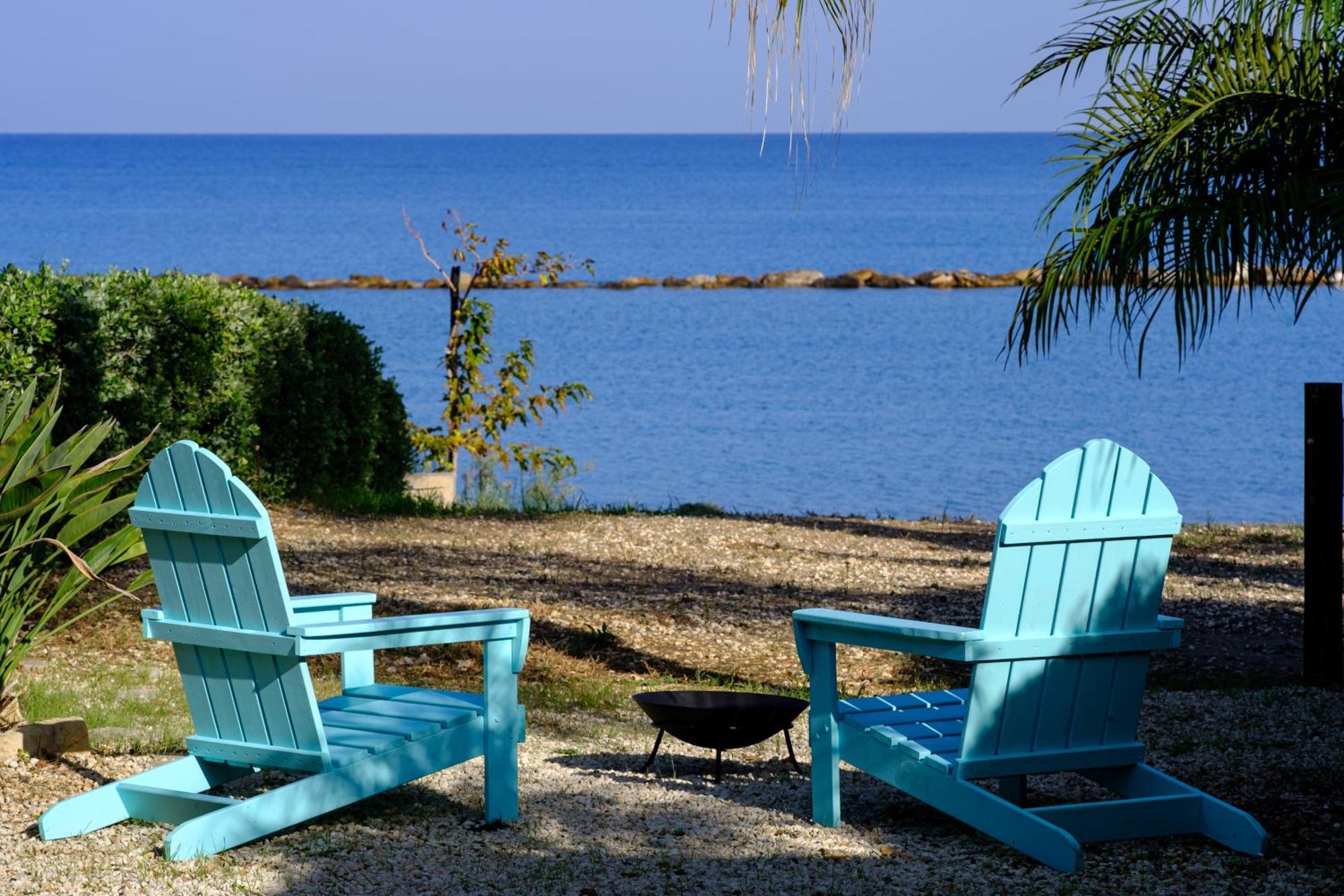 Kyma Ii Beachfront Holiday home *