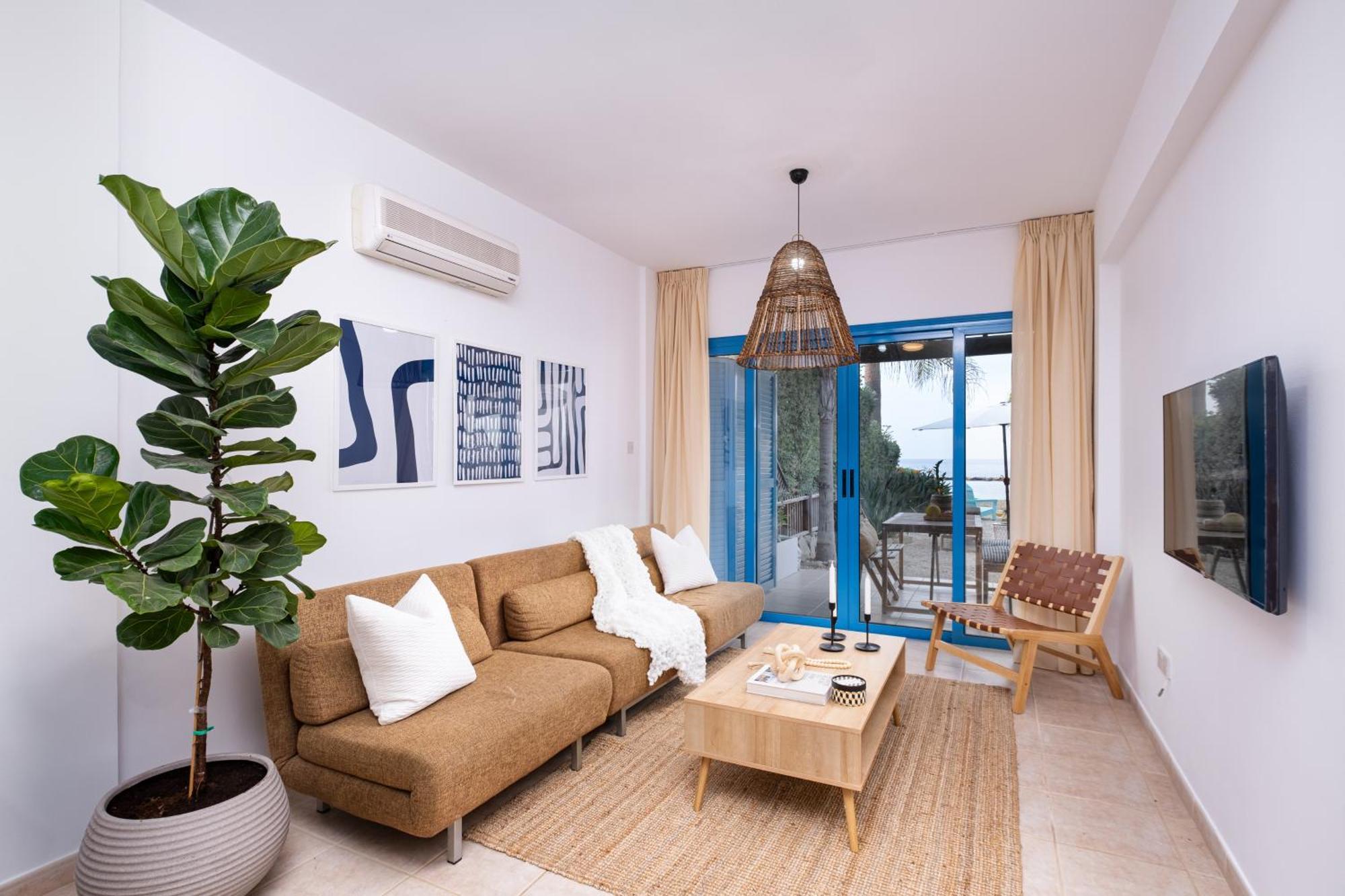 Kyma Ii Beachfront Holiday home