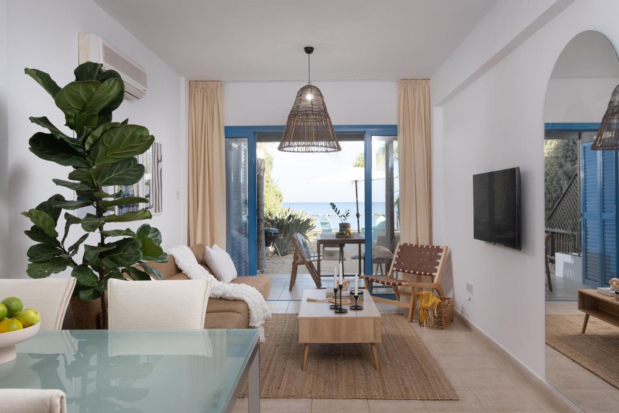 Kyma Ii Beachfront Holiday home