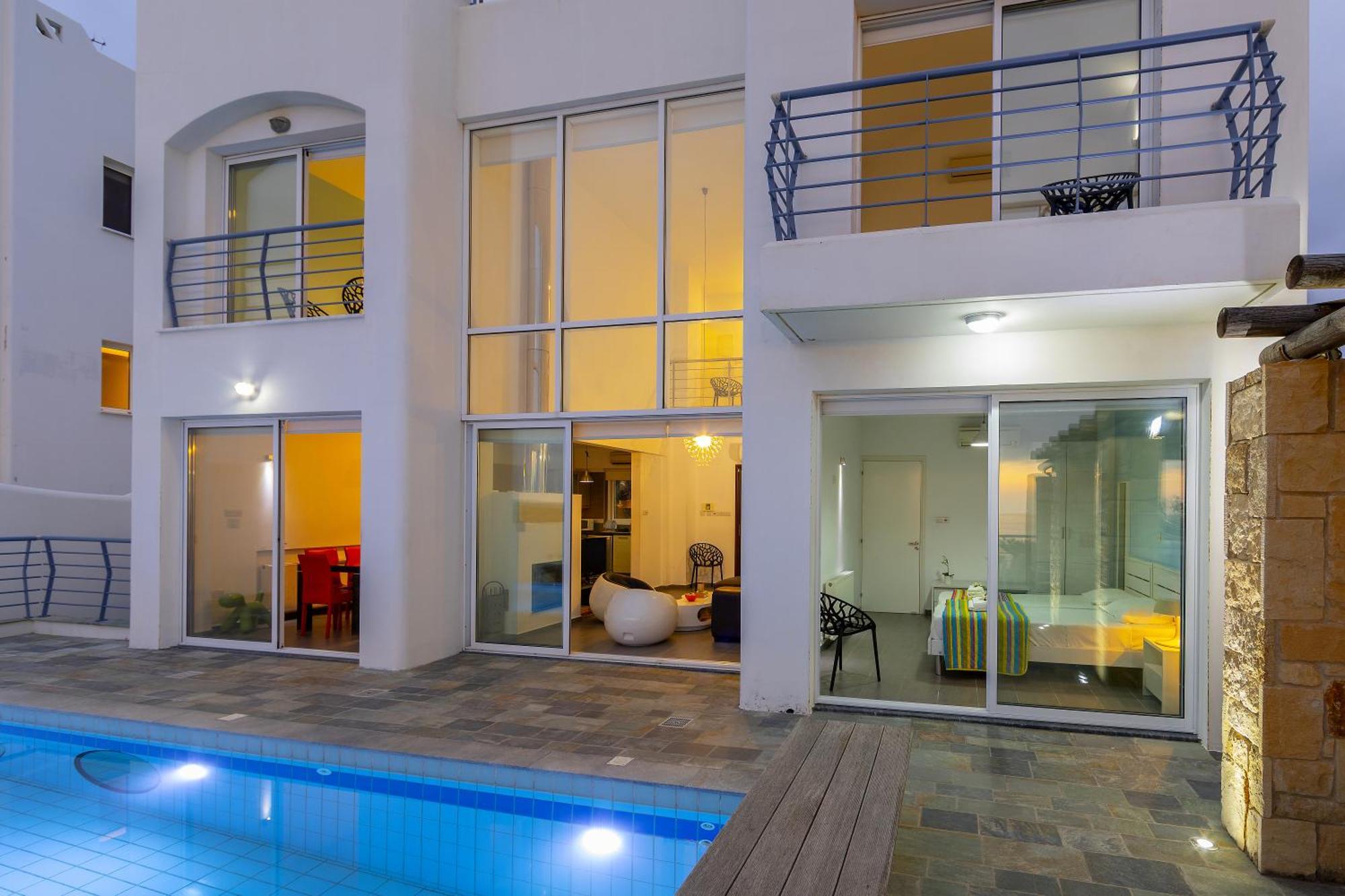 Blue Coral Villas: Exclusive Oceanfront Retreat Coral Bay