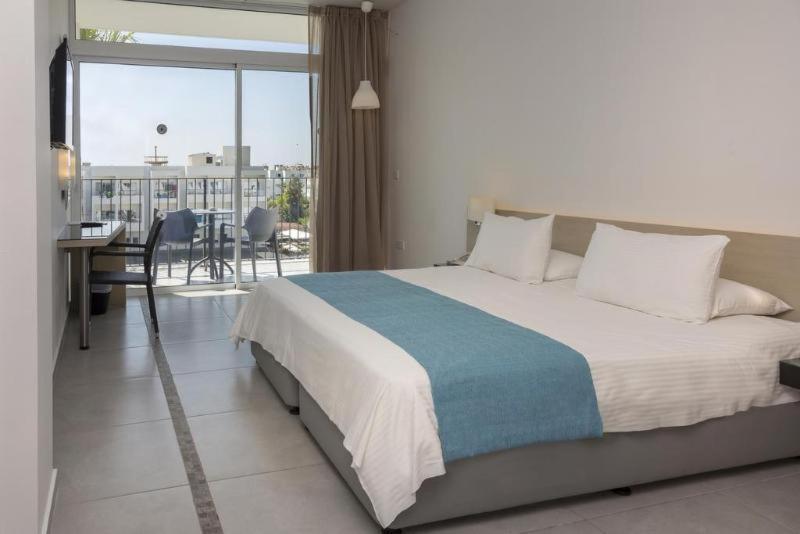 Smartline Hotel 4*