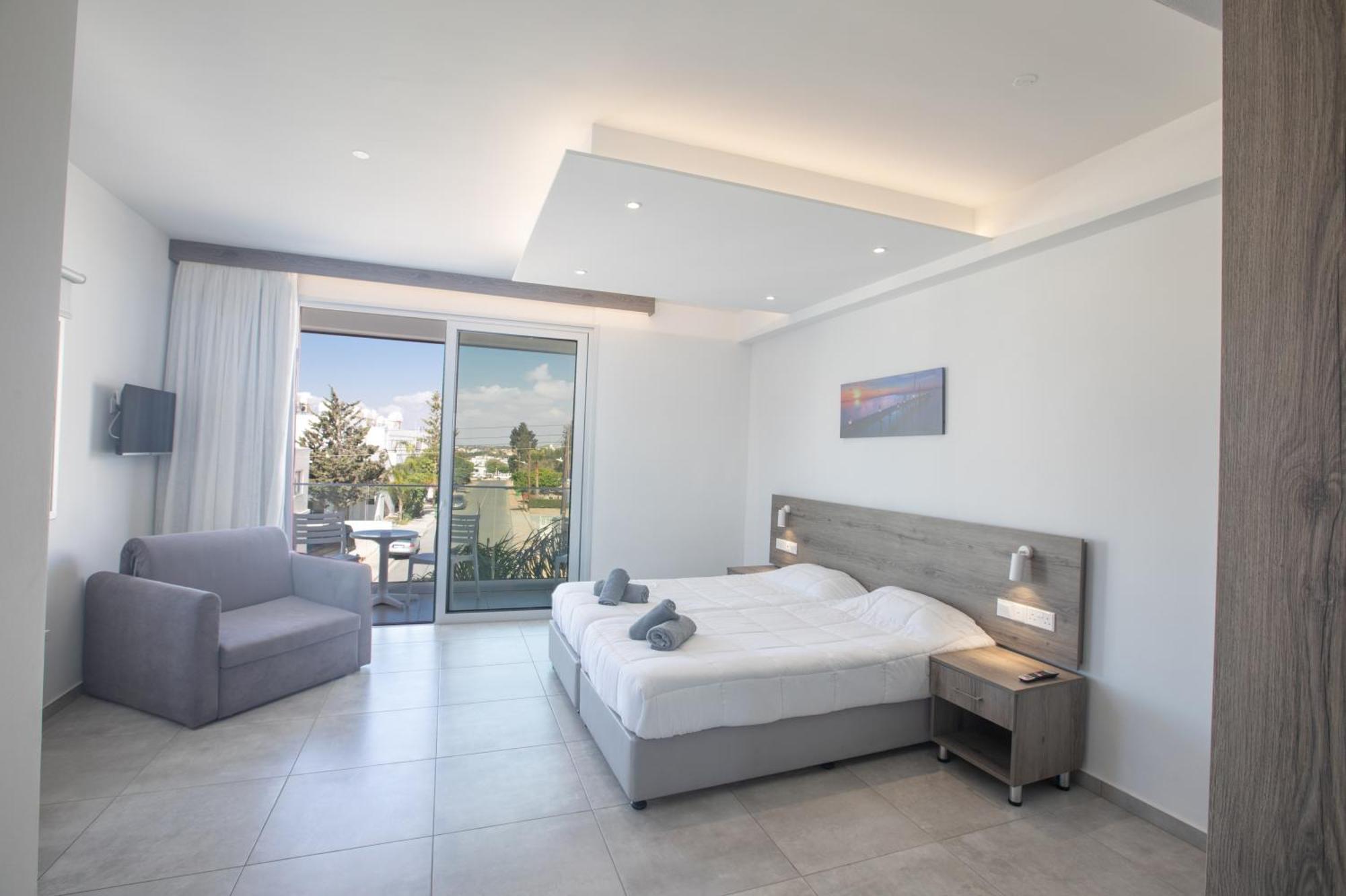 Aparthotel Pavlinia Hotel&apartments