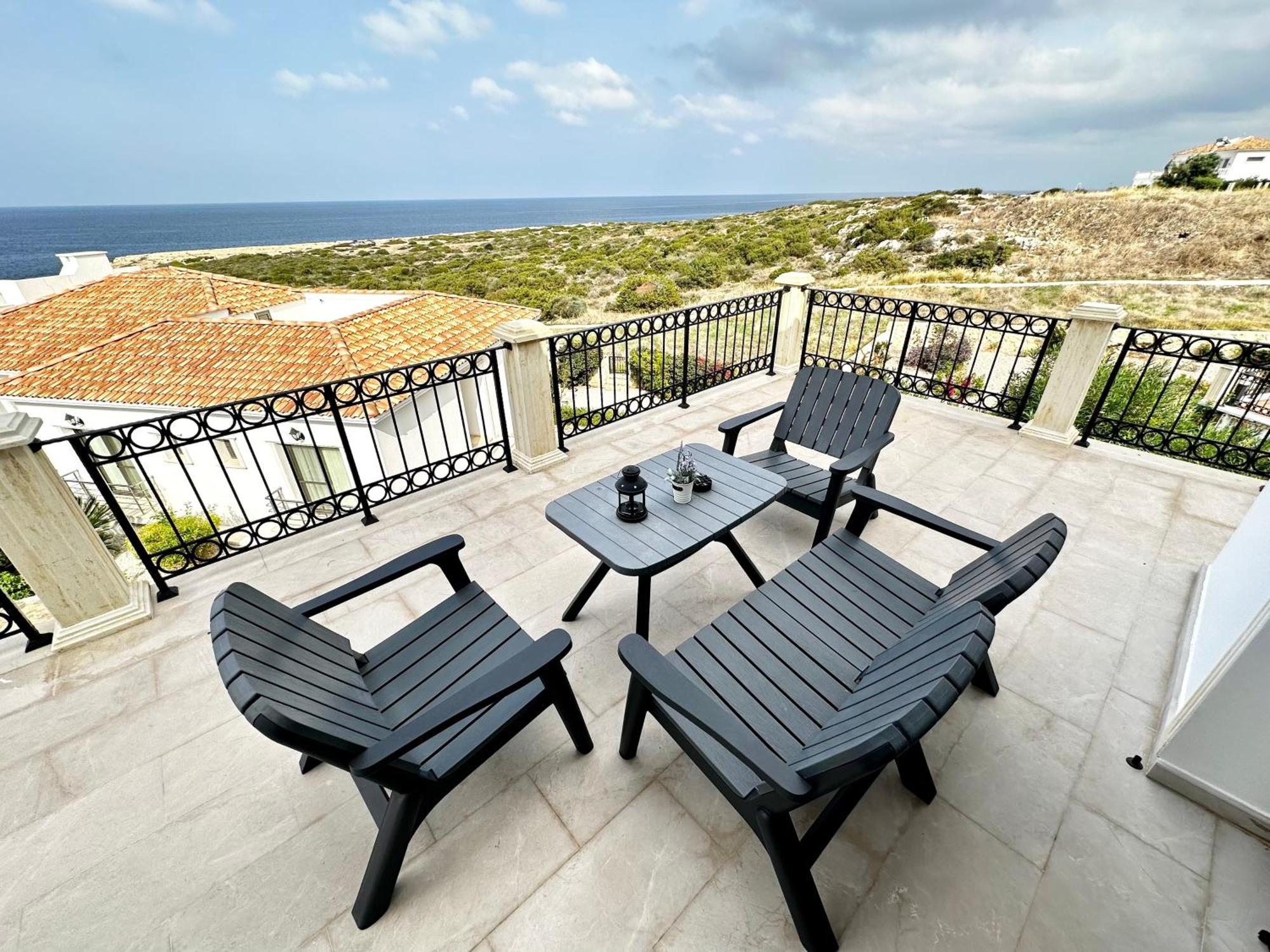 Carrington Holidays * Kyrenia (Northern Cyprus)