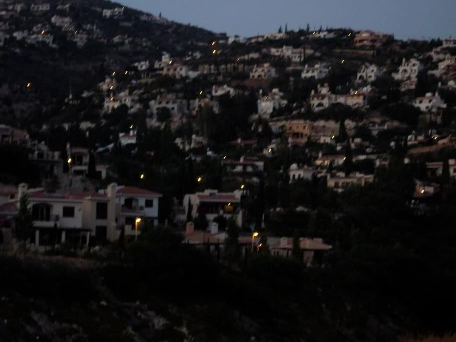 Apartment 2 Bed Mountains And Costal Views With Pool Paphos