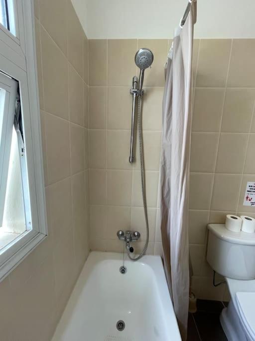 Apartment 2 Bed Mountains And Costal Views With Pool