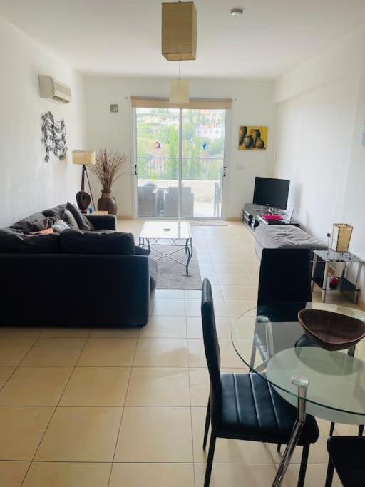 2 Bed Mountains And Costal Views With Pool Apartment Paphos