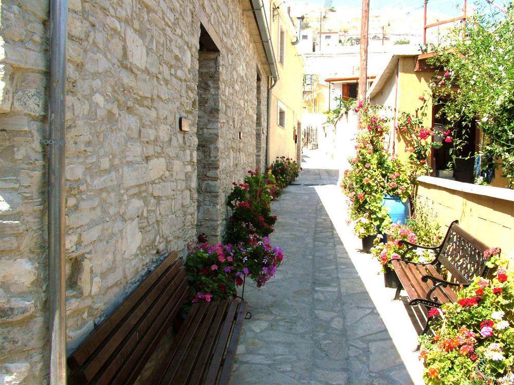 Apartment Romios *