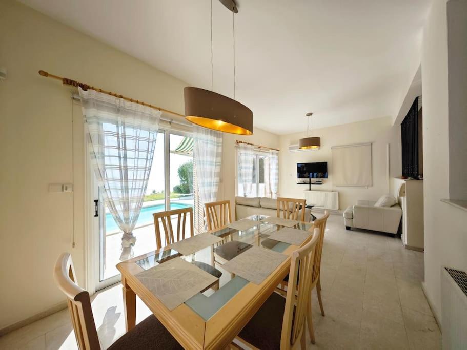 Rosalia Coral Bay