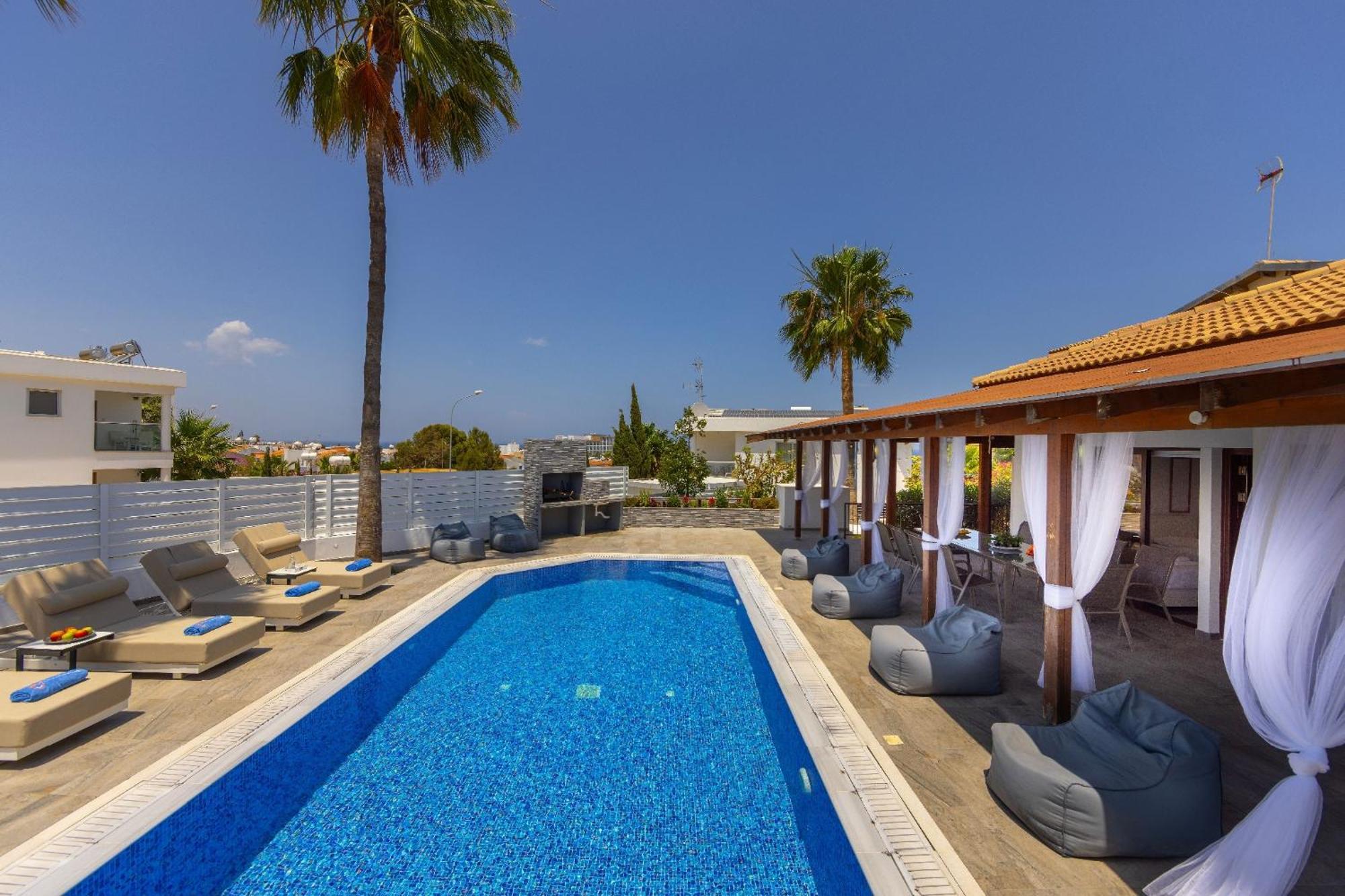 Villa Socrates