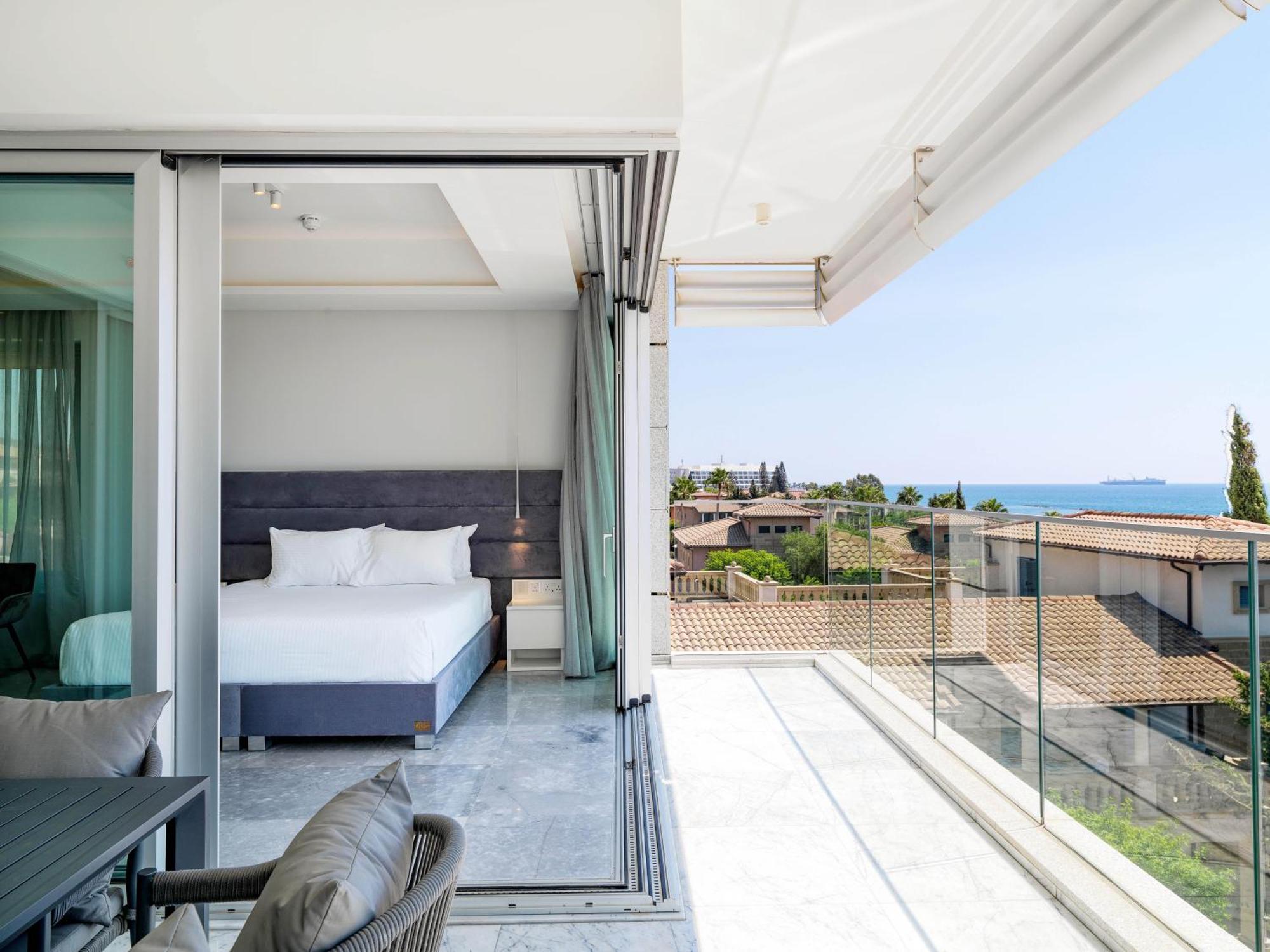 The Tower At St Raphael Aparthotel