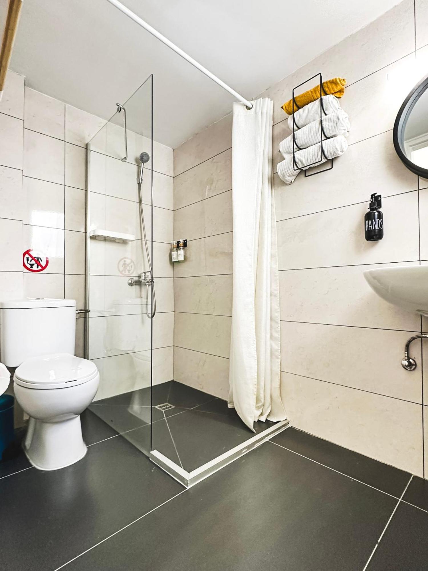 Away One Bedroom In *