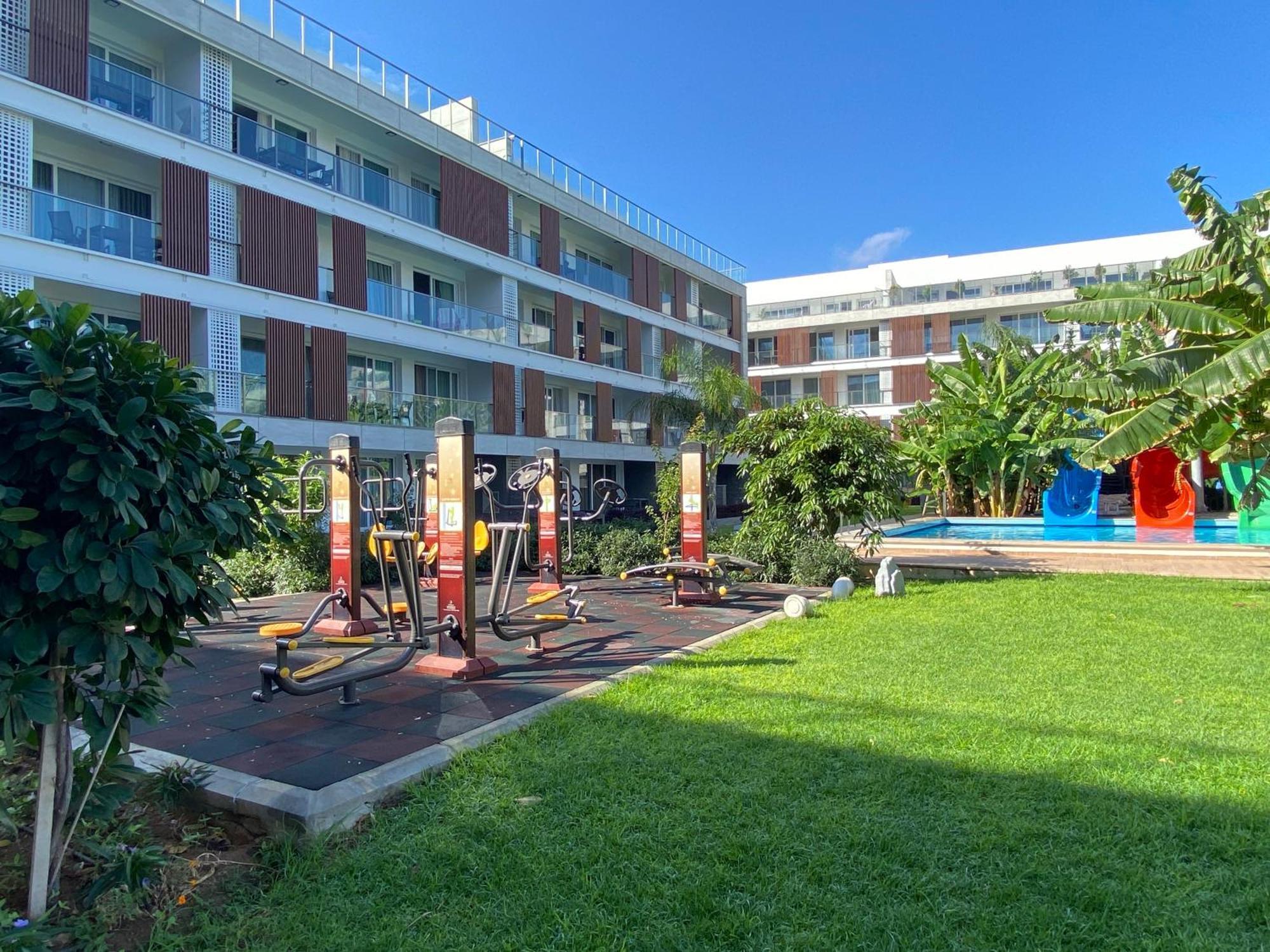 Courtyard Long Iskele Apartment