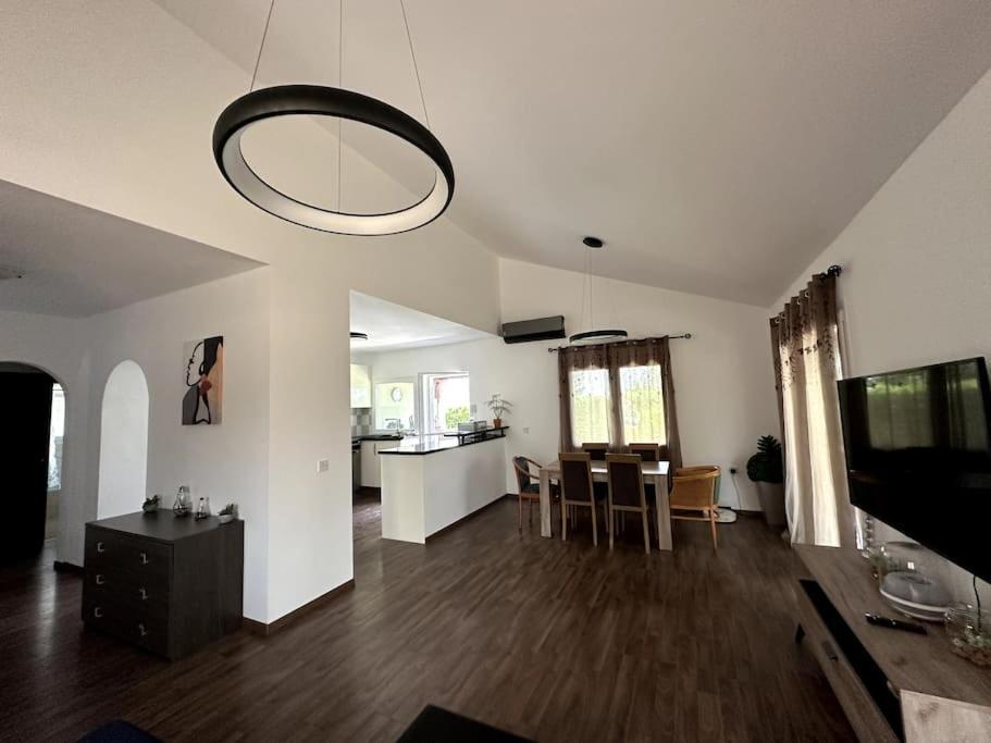 Family With Large Garden Villa Pissouri