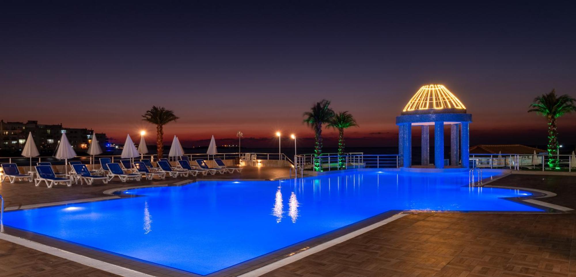 Dome & Casino At Central Kyrenia 4*