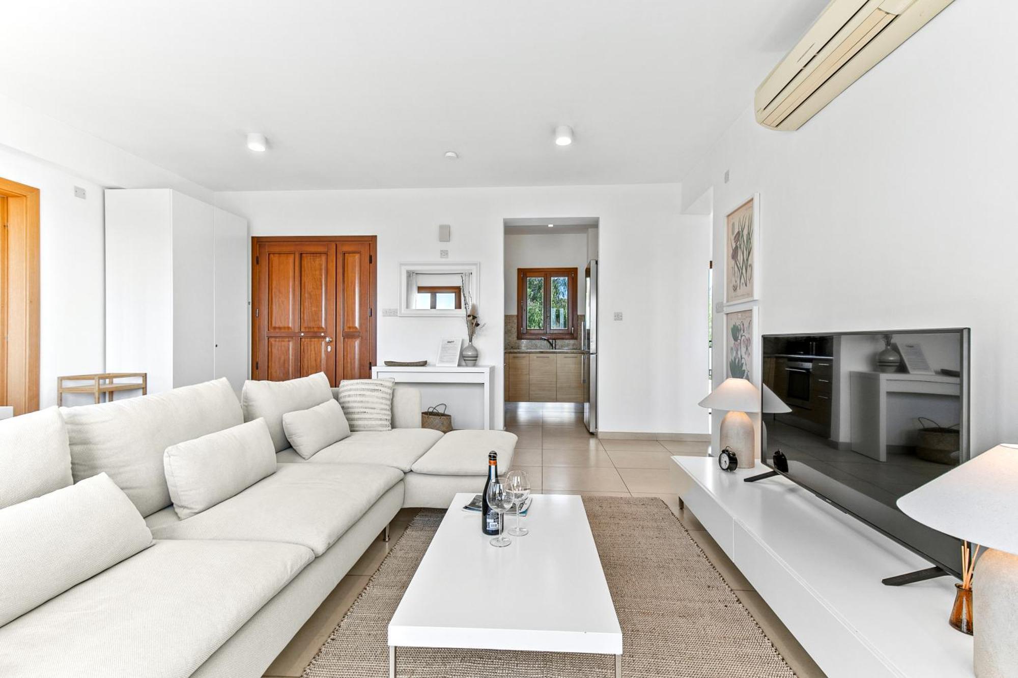 Apartment Theia With Sea And Sunset Views, The In Aphrodite Hills *