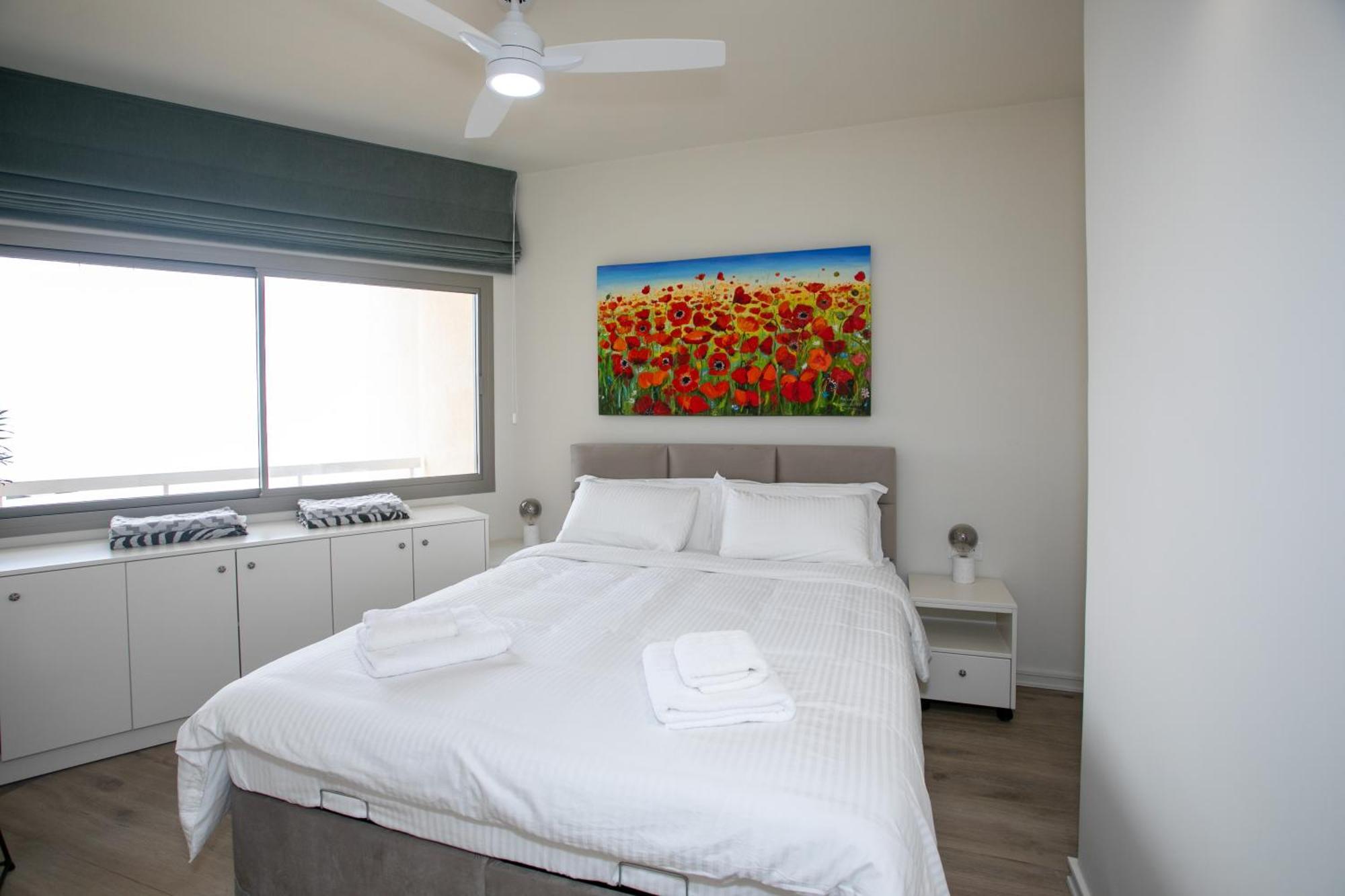 Apartment Palmove Luxurious Beachfront Larnaca