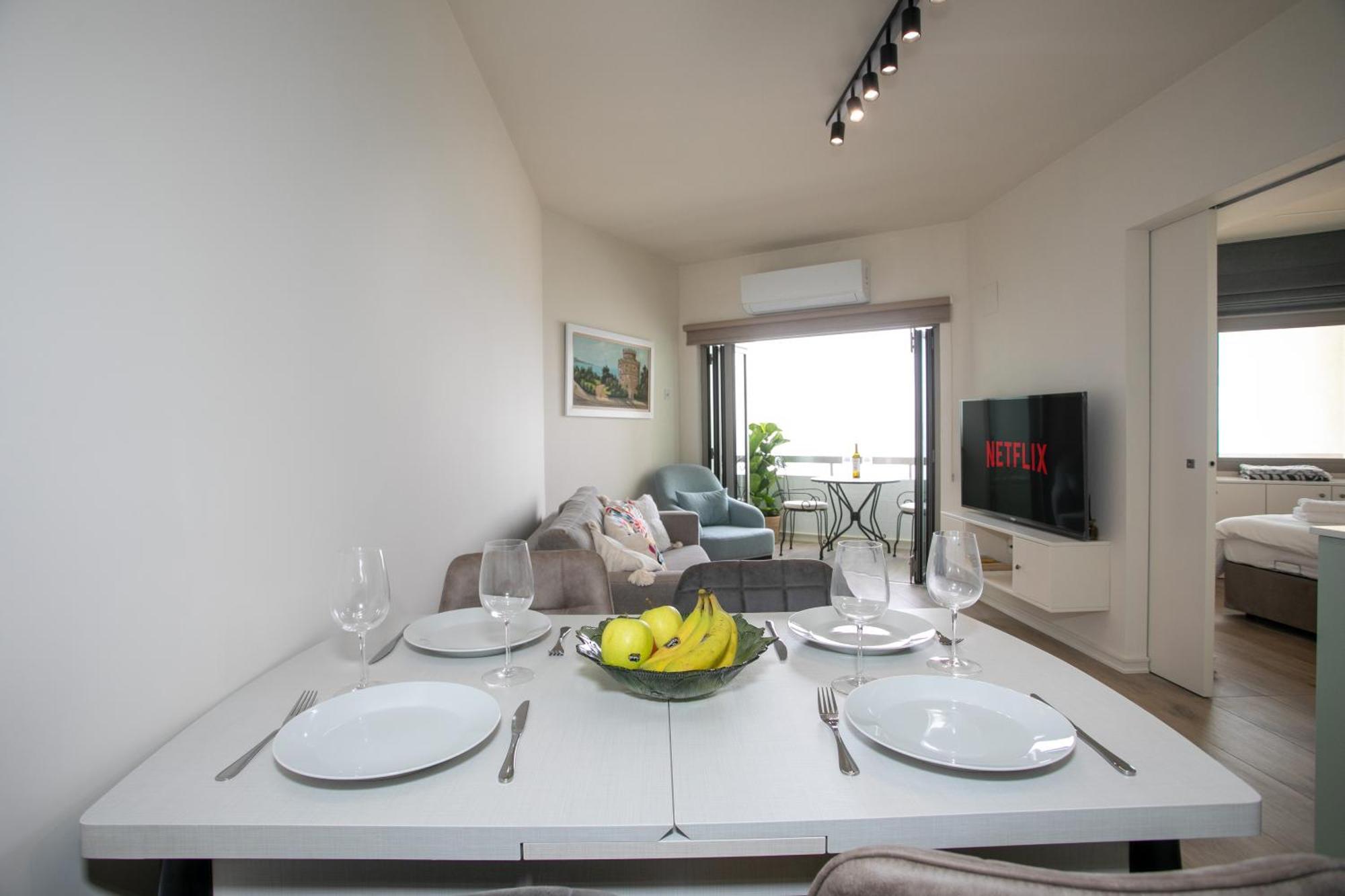 Apartment Palmove Luxurious Beachfront Larnaca