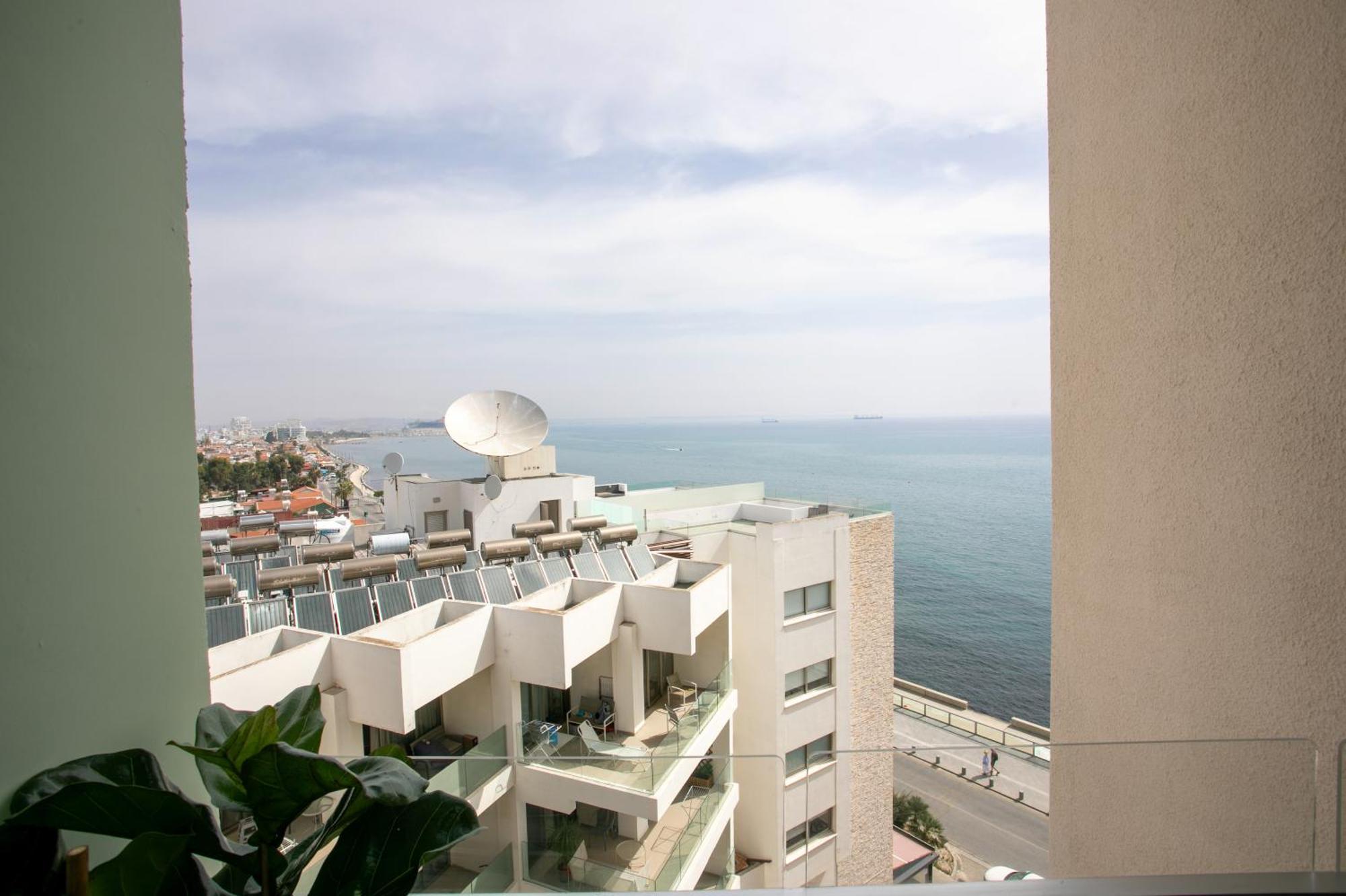Palmove Luxurious Beachfront *