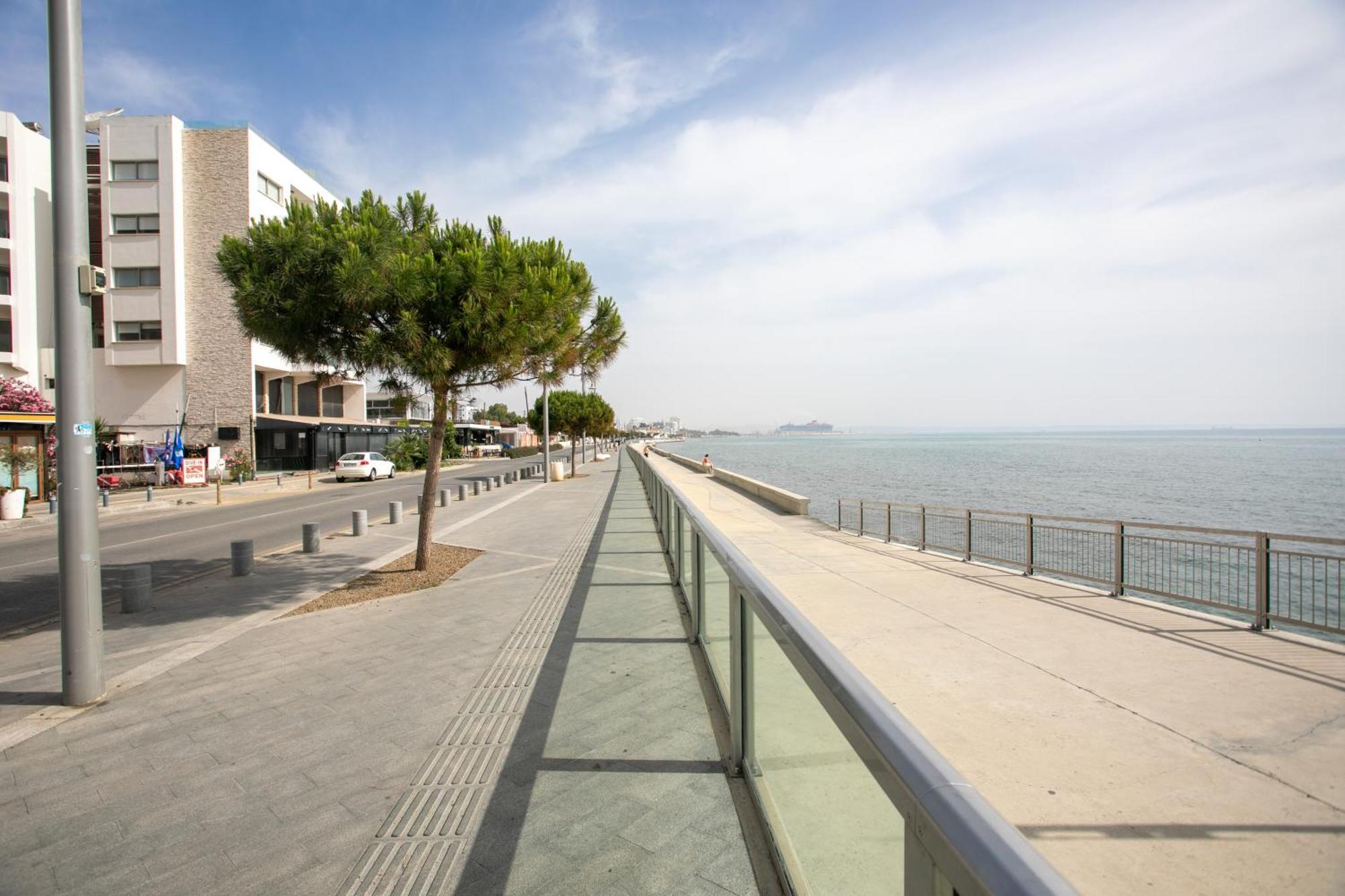 Palmove Luxurious Beachfront Apartment