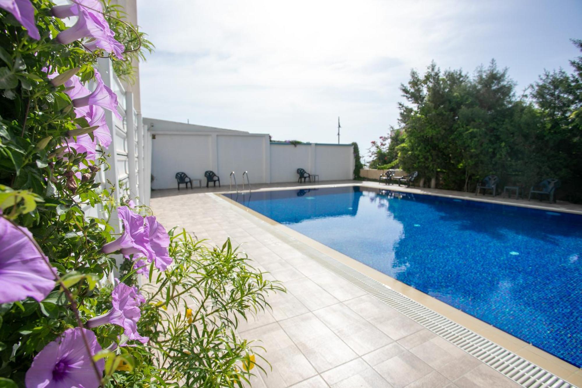 Palmove Luxurious Beachfront * Larnaca