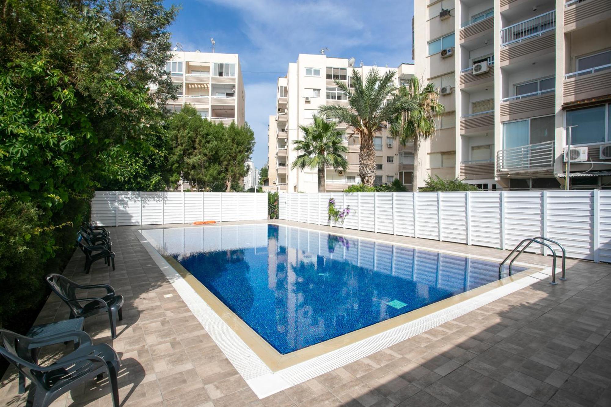 Palmove Luxurious Beachfront Apartment *