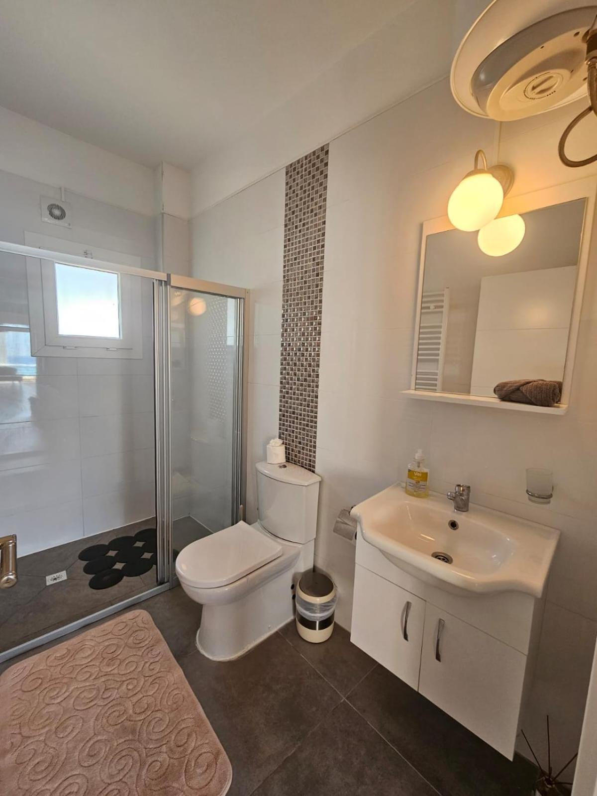 Spacious Beachfront Two-bedroom In Caesar