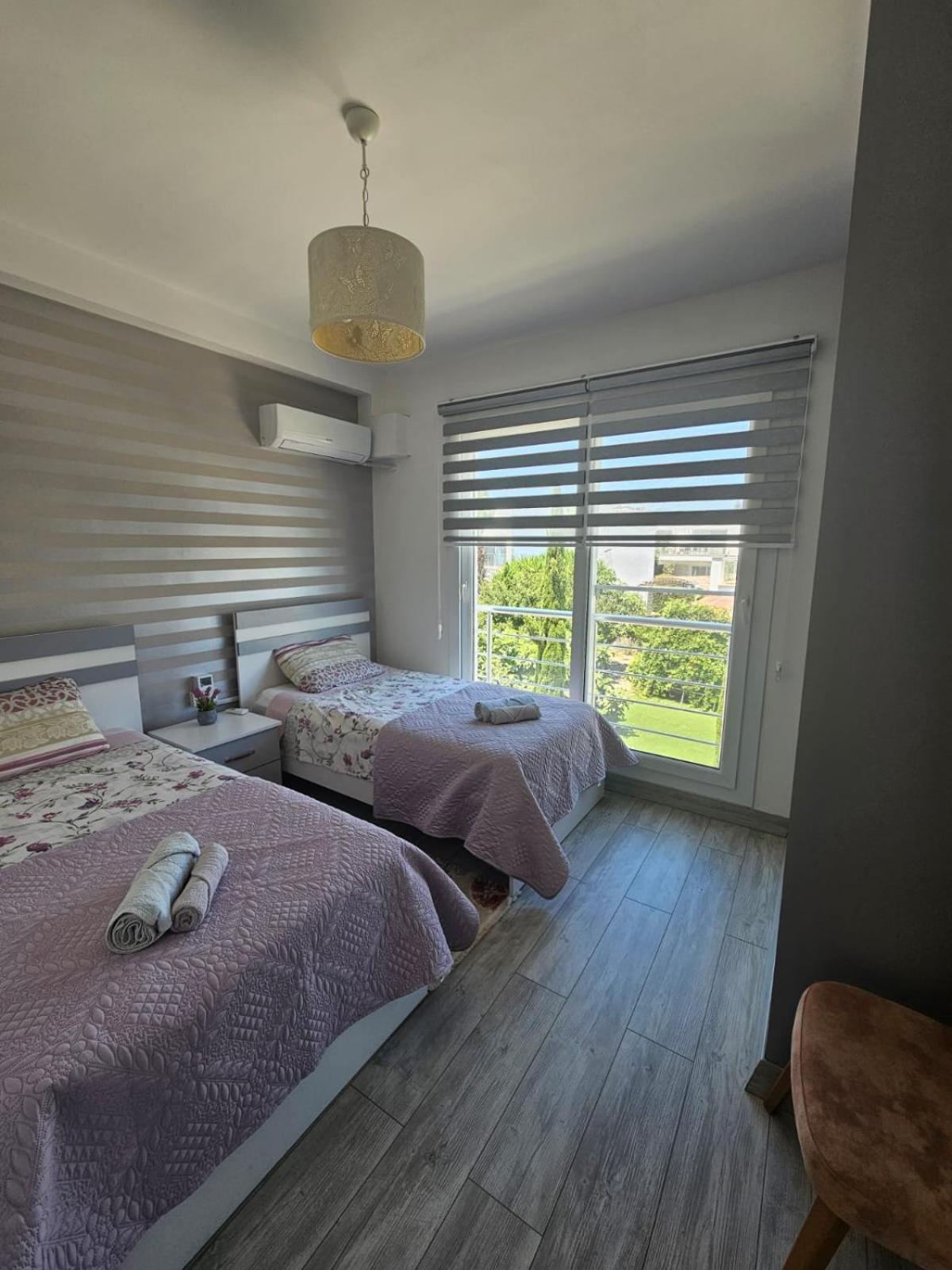 Apartment Spacious Beachfront Two-bedroom In Caesar Boghaz