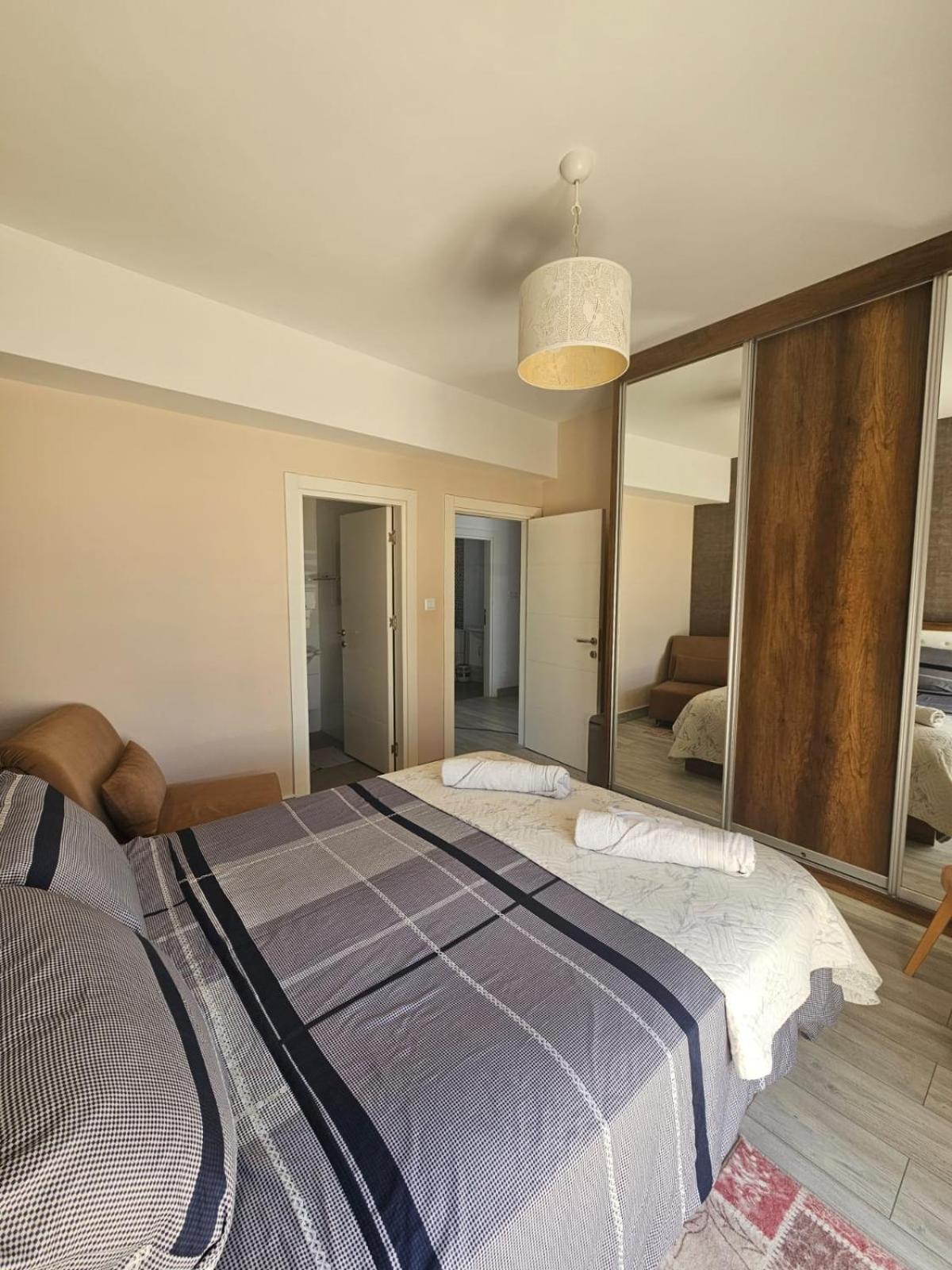 Spacious Beachfront Two-bedroom In Caesar *