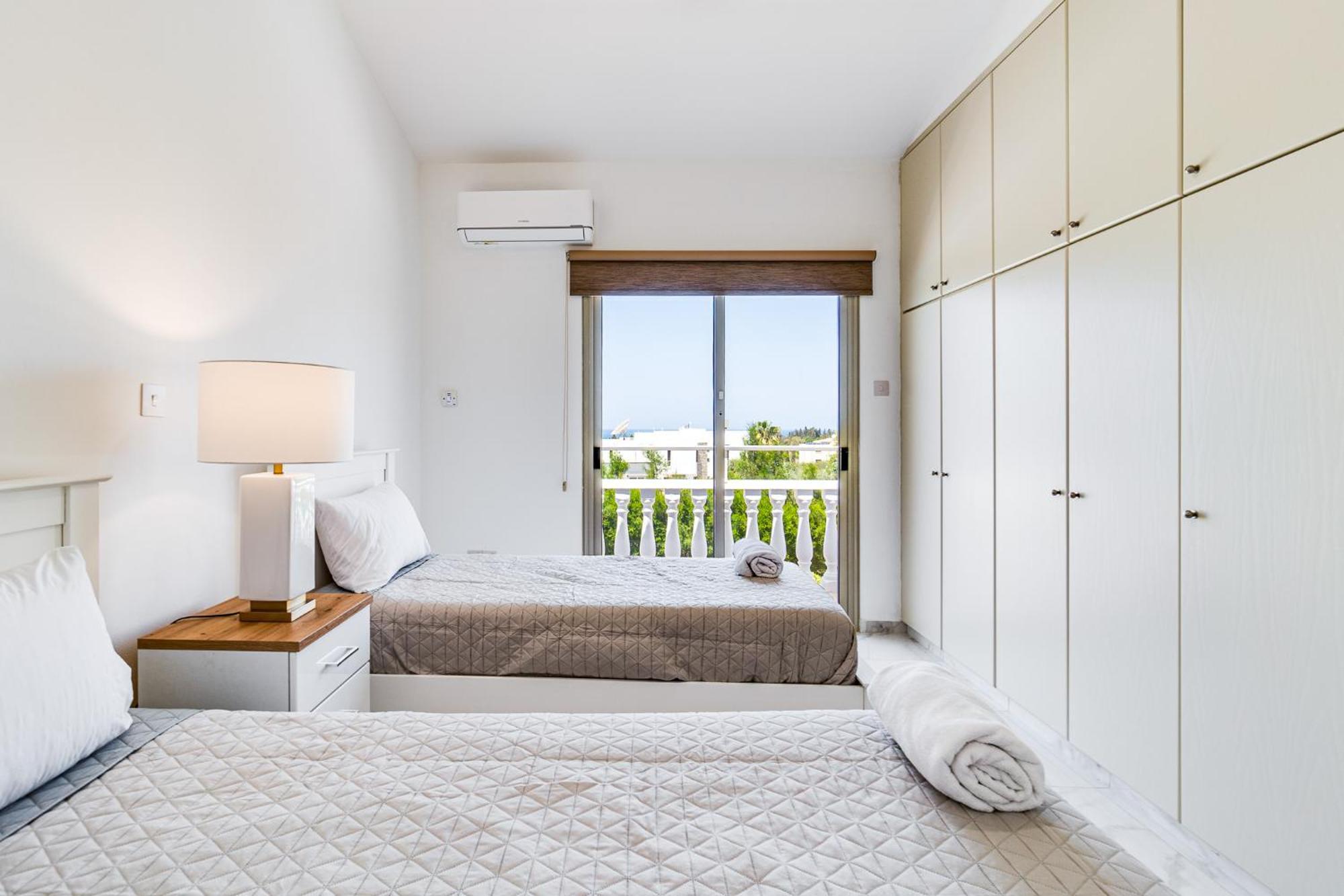 Villa Kathi By Ezoria Paphos