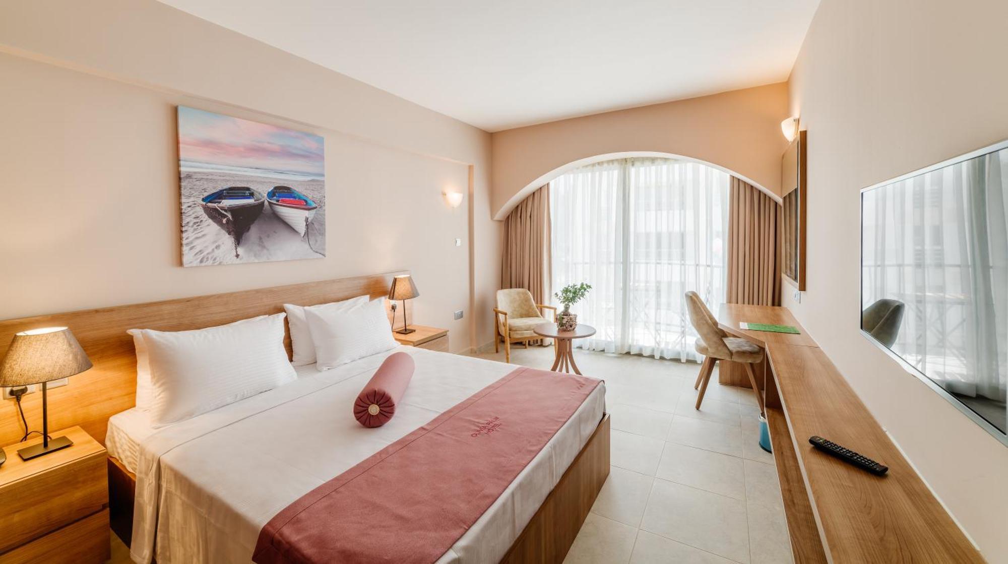 Olivia Palm Hotel 3*