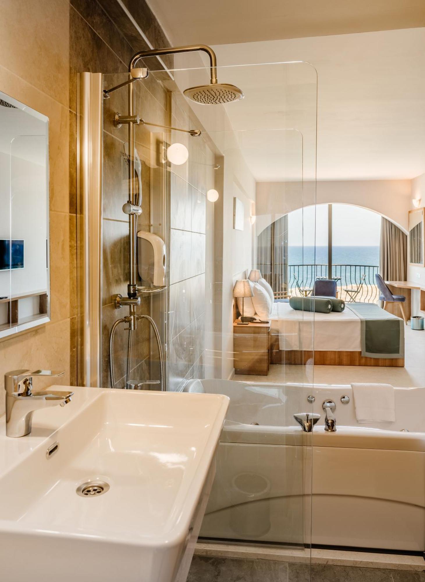 Hotel Olivia Palm 3*