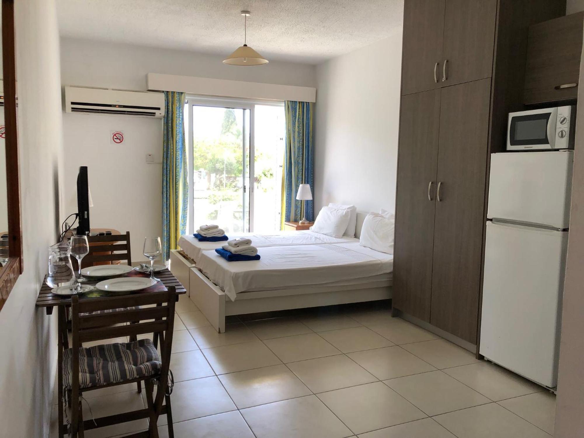 Apartment Paphos Gardens - 1Br Apt Near Pool, 5 Mins To Beach And Shops *