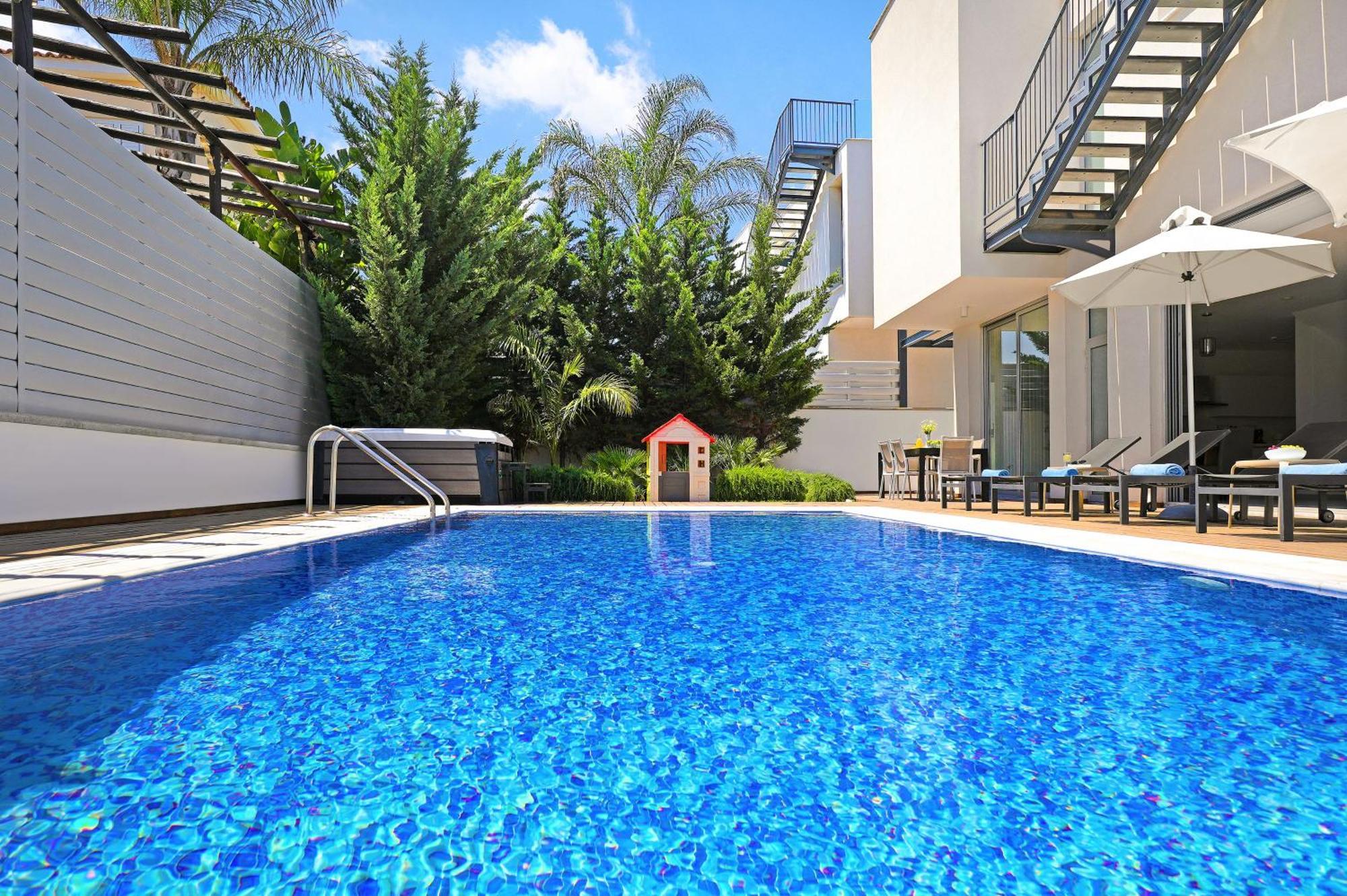 Holiday home Sunrise Glory - 150m From Trinity Protaras