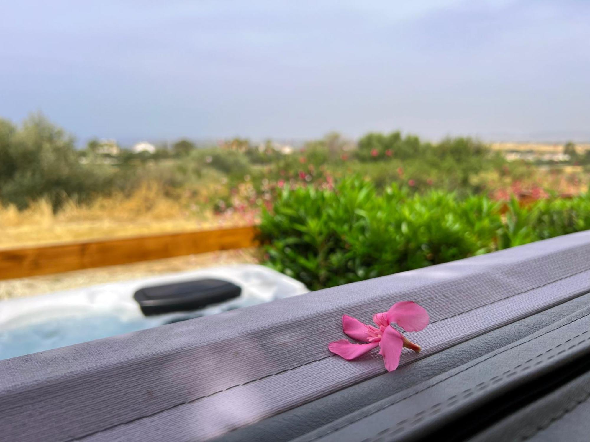 Pleiades - Sea Views, Private Pool & Hot Tub Kouklia