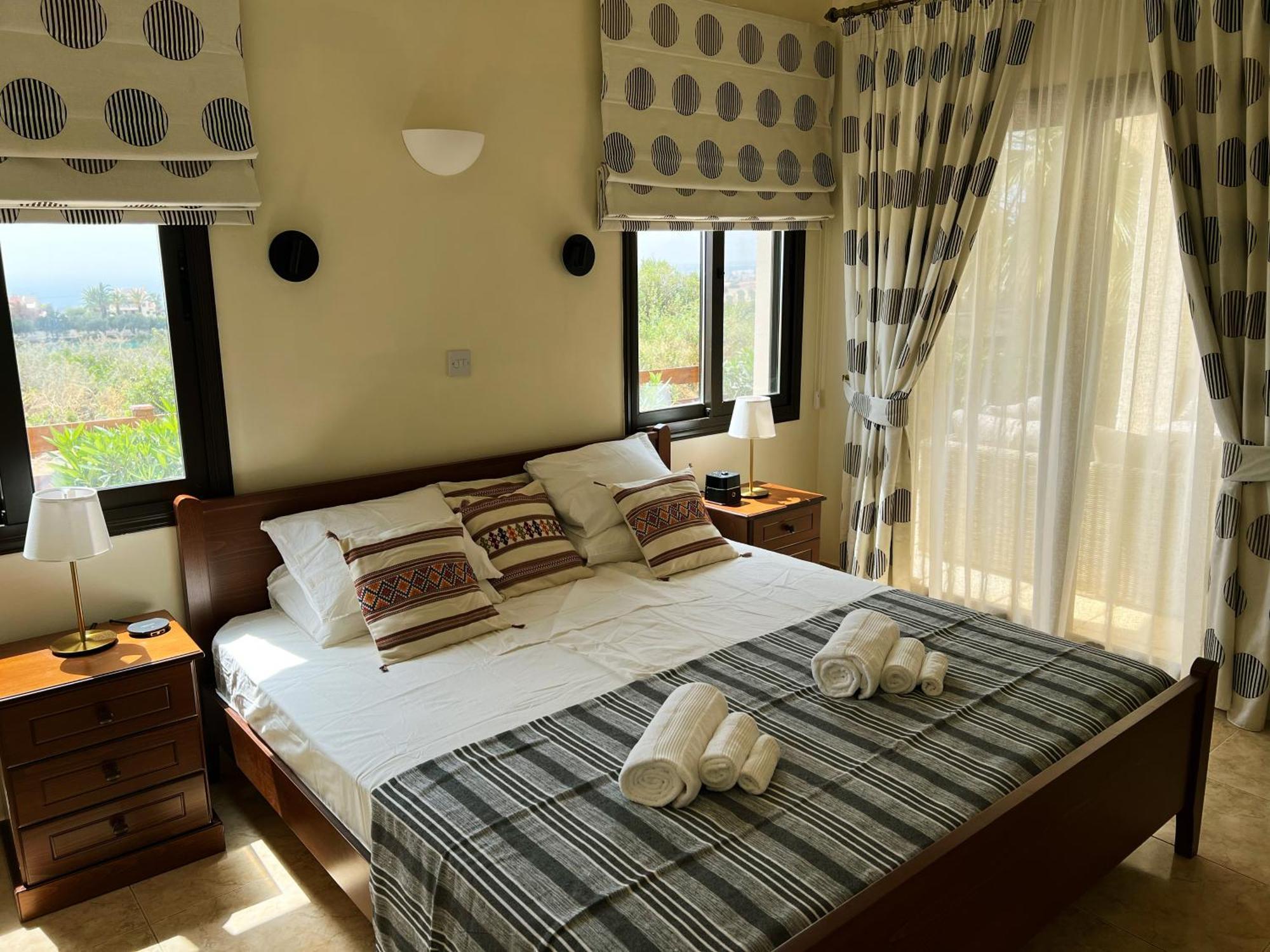 Pleiades - Sea Views, Private Pool & Hot Tub * Kouklia