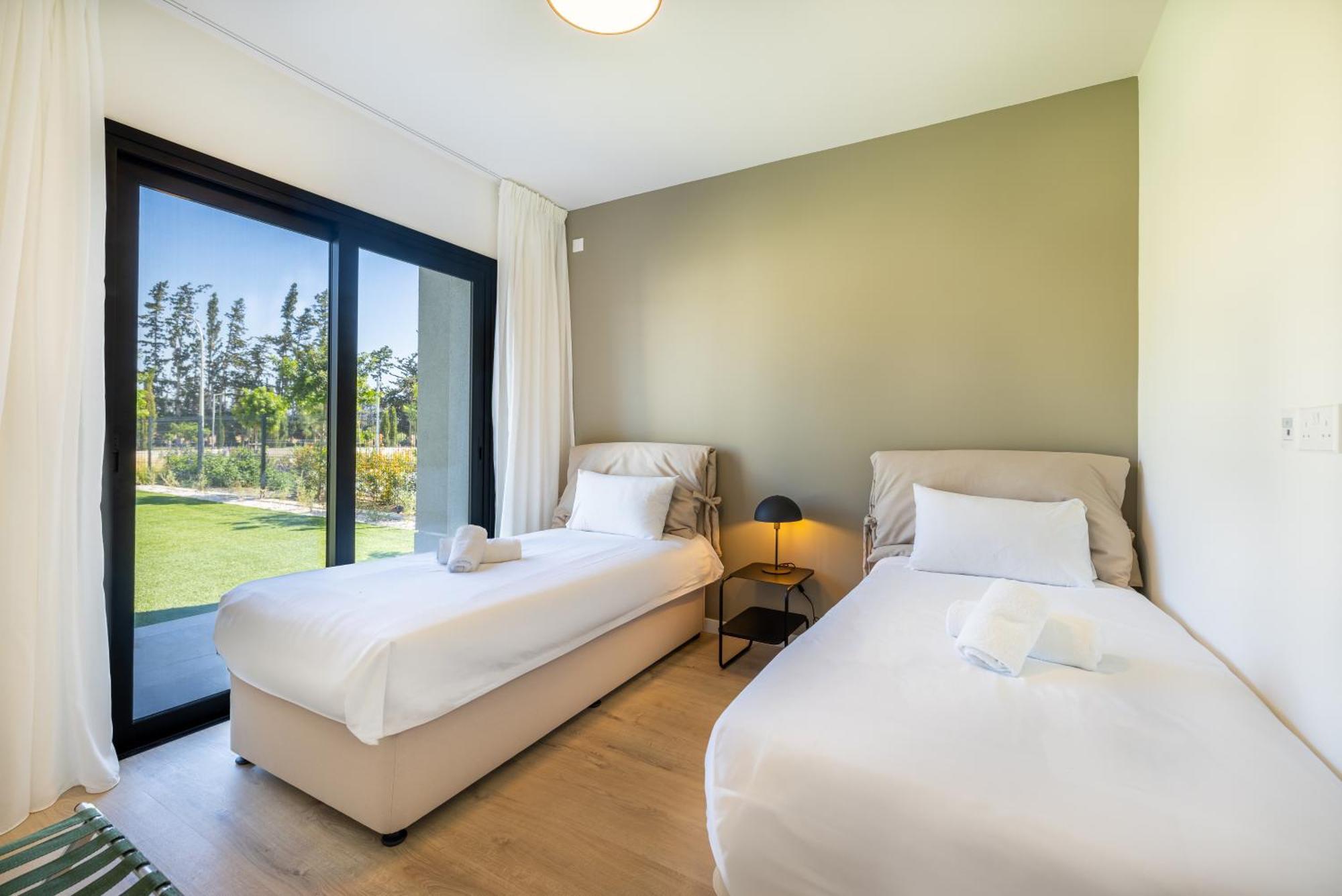 Sunset Gardens Apartment *