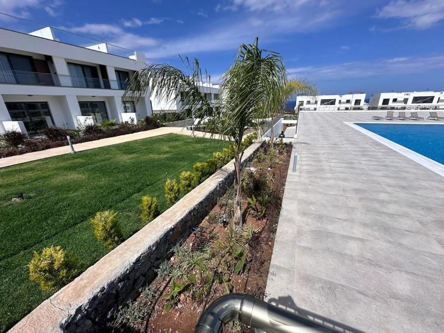 Sunny Seaside Retreat - Apartment, Bahceli Apartment Kyrenia (Northern Cyprus)
