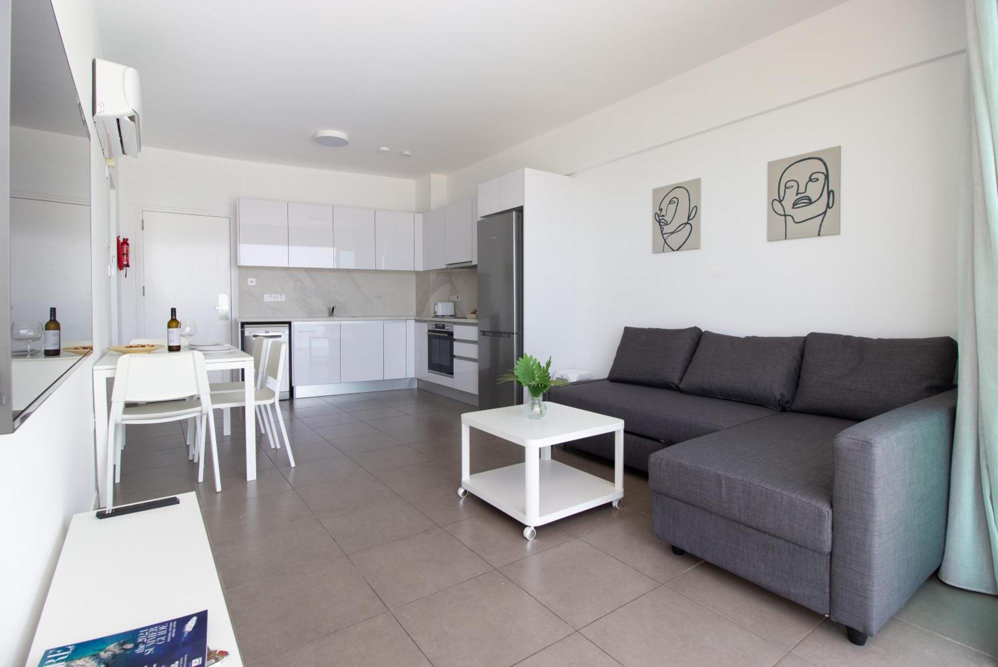 Stunning Sea-views Apt, Protaras