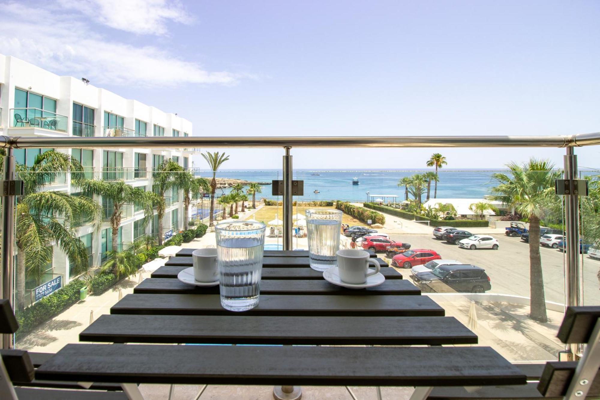 Apartment Stunning Sea-views Apt, *