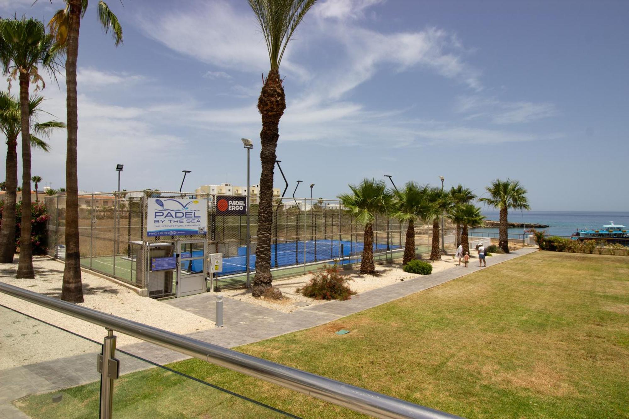 Stunning Sea-views Apt, *