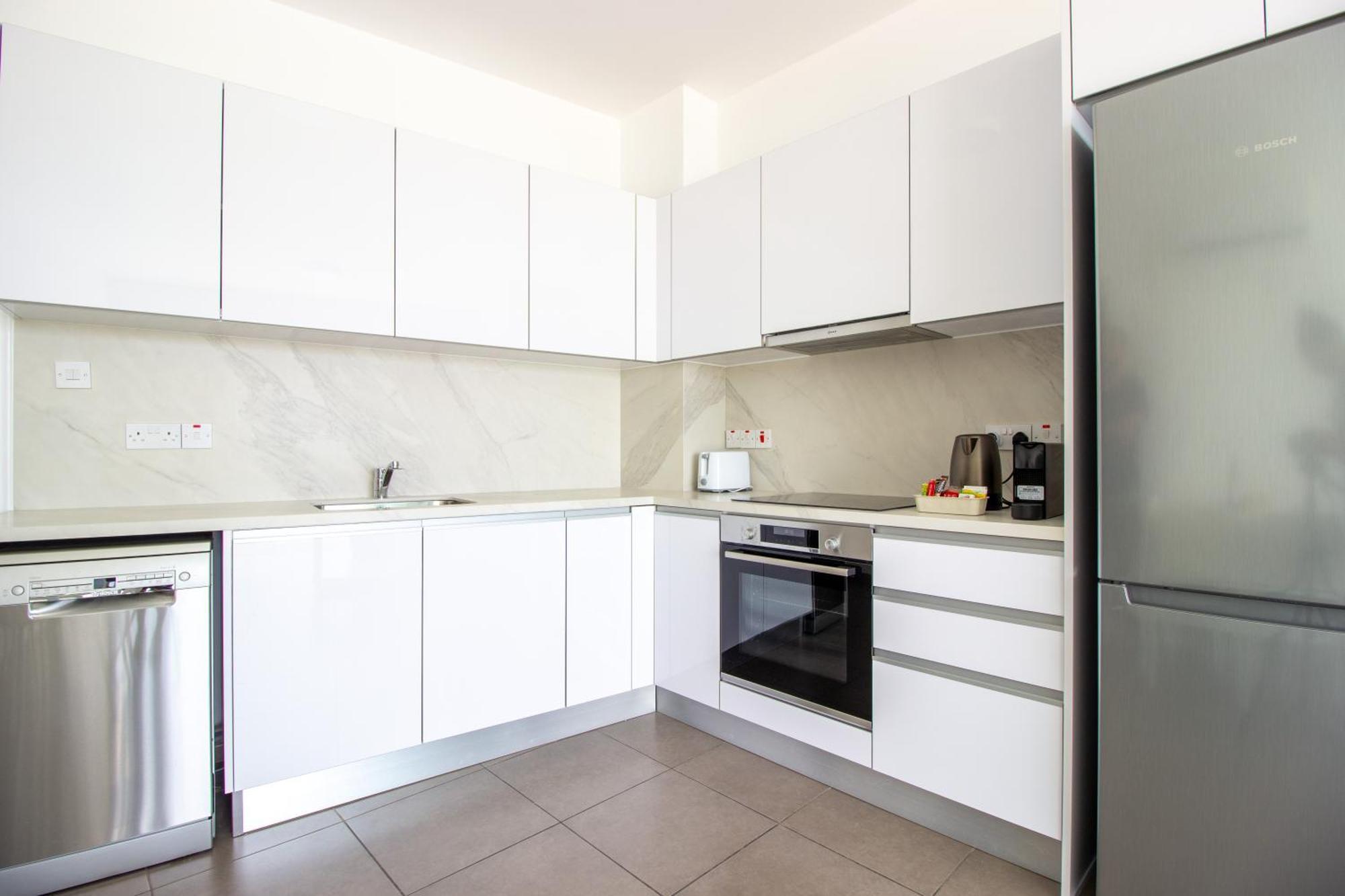 Apartment Stunning Sea-views Apt,