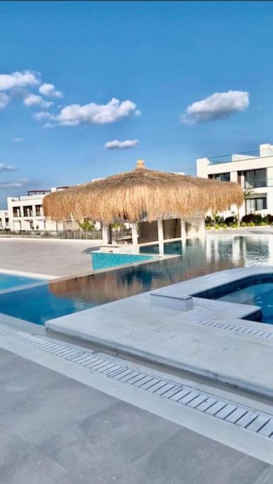 Sunny Seaside Retreat - Apartment, Bahceli Apartment *