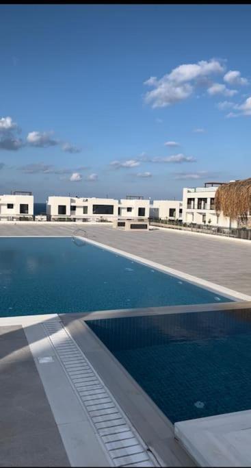 Sunny Seaside Retreat - Apartment, Bahceli