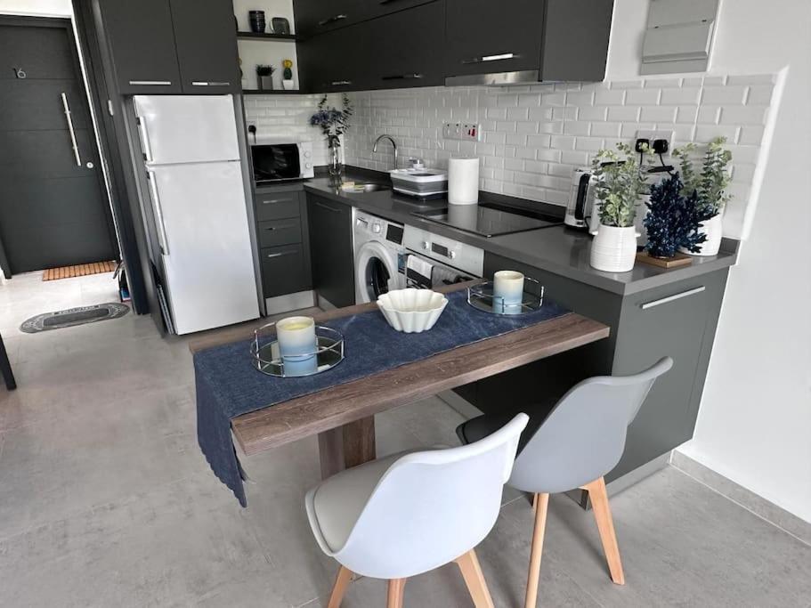 Sunny Seaside Retreat - Apartment, Bahceli Apartment *