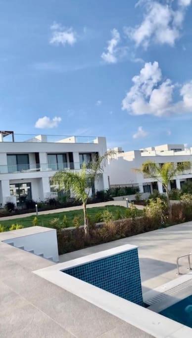 Apartment Sunny Seaside Retreat - Apartment, Bahceli
