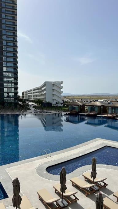 Grand Sapphire Long Trikomo