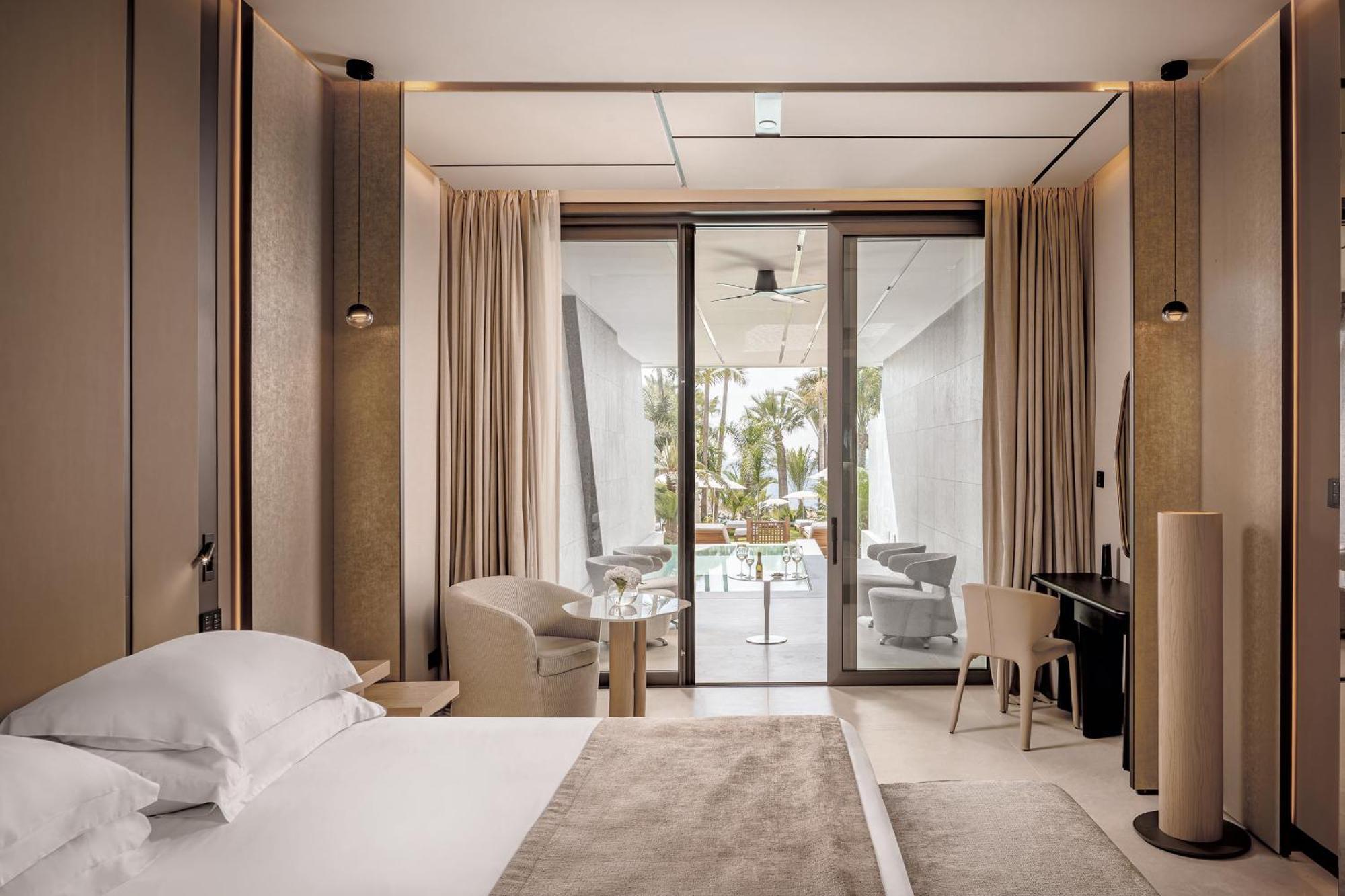 Aparthotel Amathus Residences *